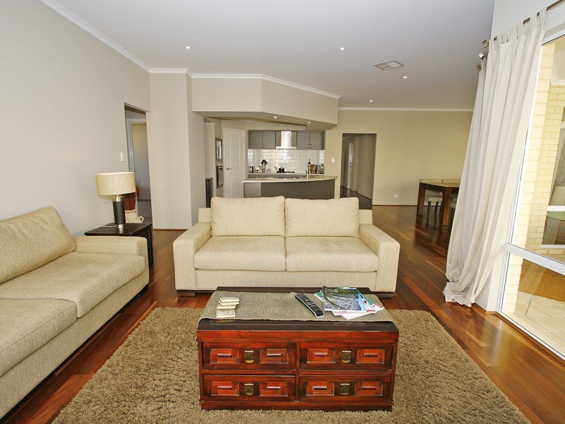 41 Elmhurst Drive, Clarkson WA 6030