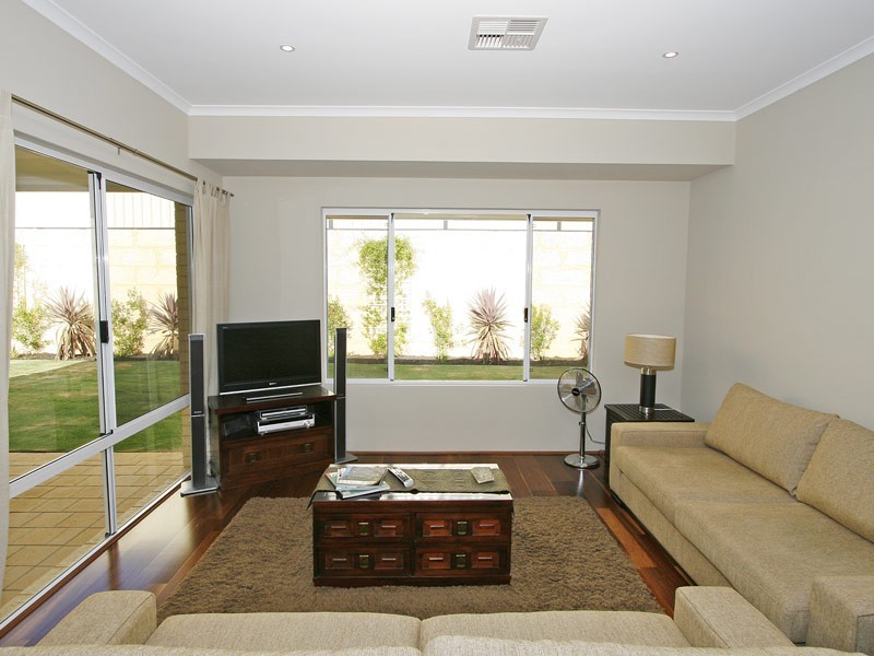 41 Elmhurst Drive, Clarkson WA 6030