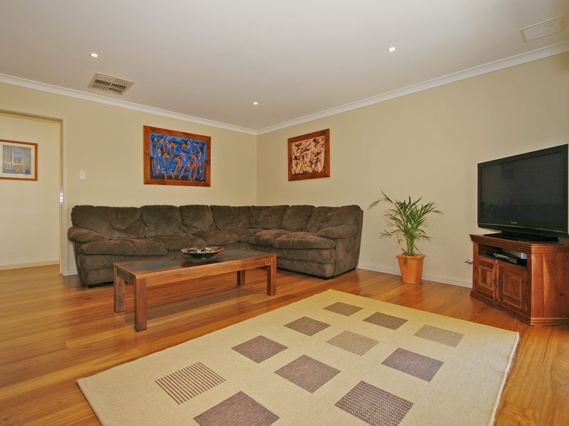 39 Bodorgan Avenue, Butler WA 6036