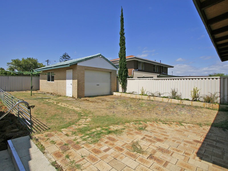 24 Johnson Crescent, Mullaloo WA 6027