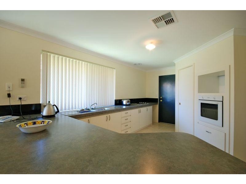 11 Barmouth Loop, Butler WA 6036