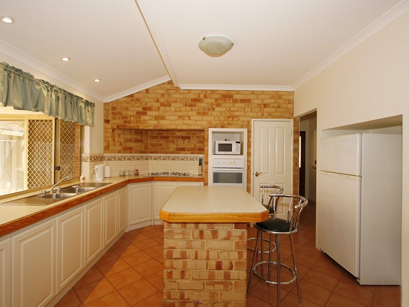 5 Cristobal Crescent, Mindarie WA 6030