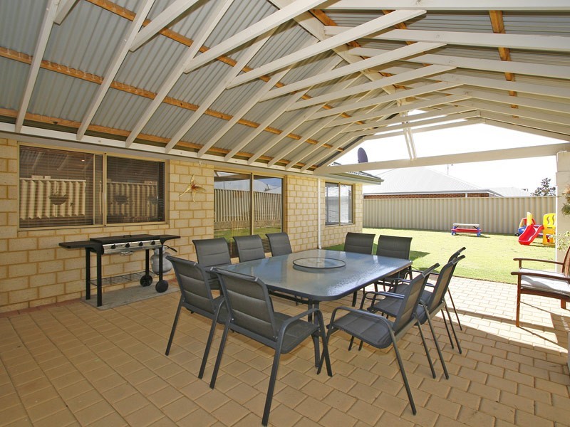 30 Sanderstead Loop, Butler WA 6036