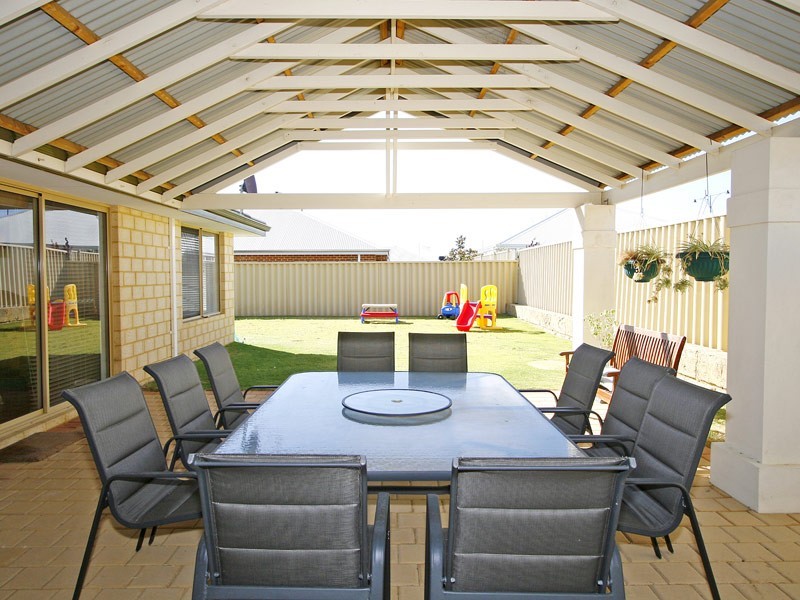 30 Sanderstead Loop, Butler WA 6036