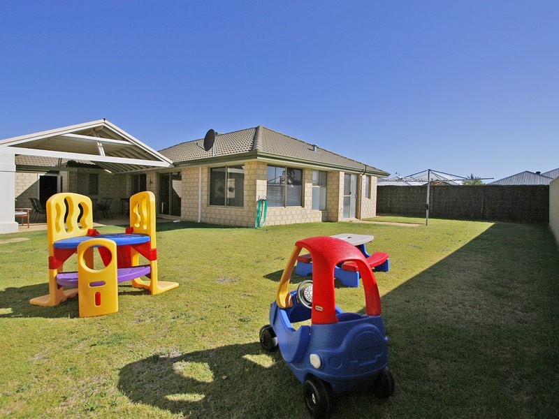 30 Sanderstead Loop, Butler WA 6036