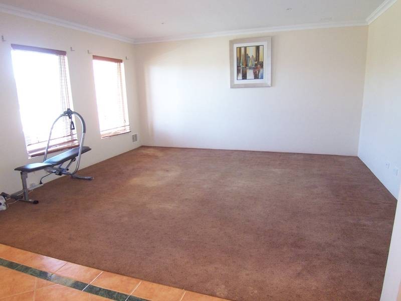 8 Silverton Avenue, Butler WA 6036