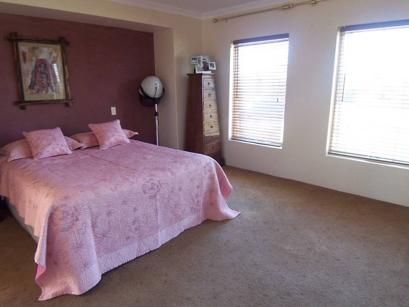 8 Silverton Avenue, Butler WA 6036