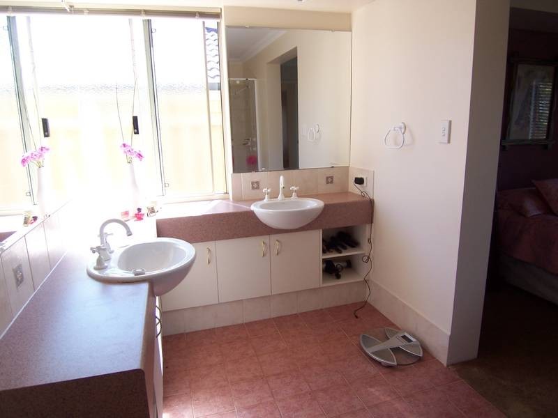 8 Silverton Avenue, Butler WA 6036