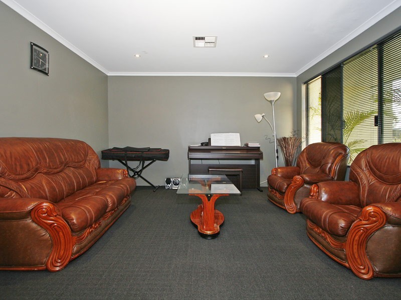14 Kilgetty Gate, Butler WA 6036