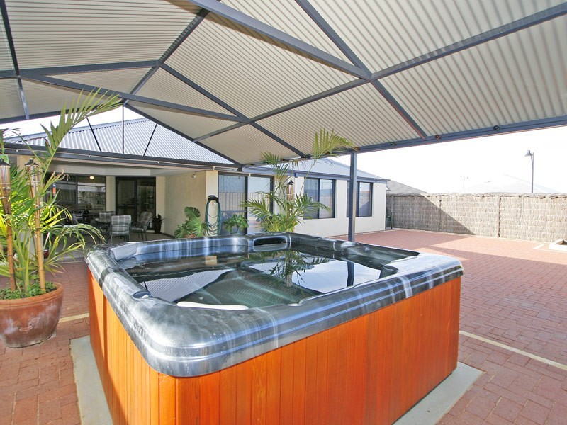 14 Kilgetty Gate, Butler WA 6036