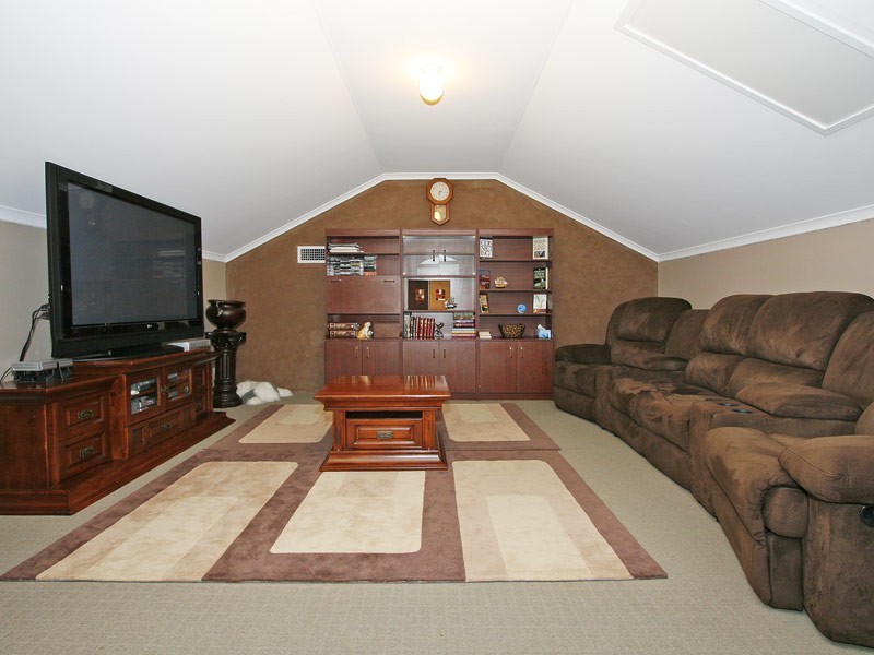14 Kilgetty Gate, Butler WA 6036