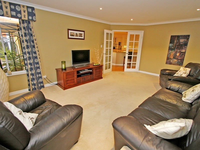 55 Dartmouth Circle, Quinns Rocks WA 6030