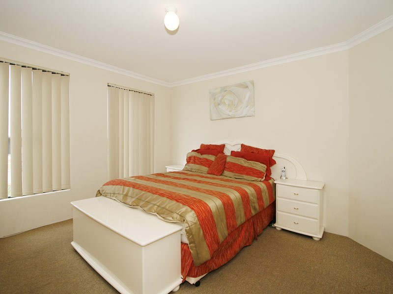 16 Thurleigh Approach, Butler WA 6036