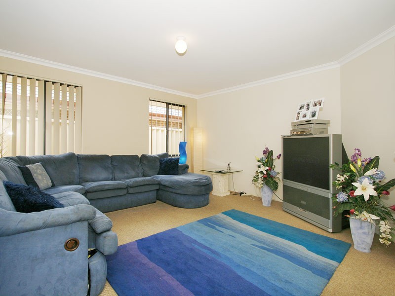 16 Thurleigh Approach, Butler WA 6036