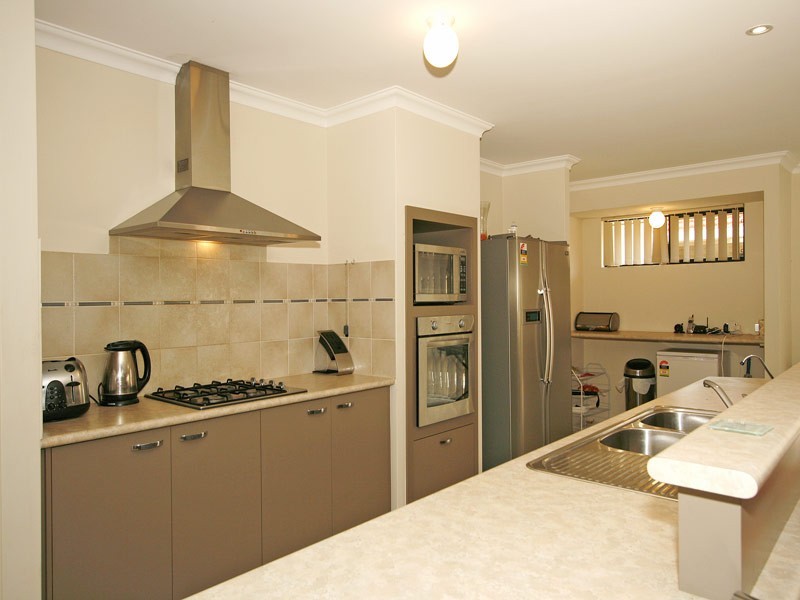 16 Thurleigh Approach, Butler WA 6036