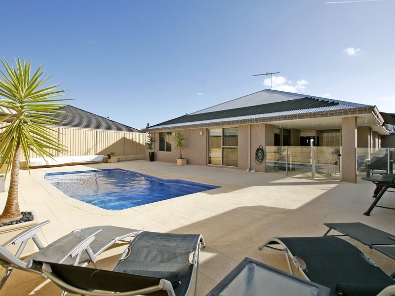 69 Shepperton Drive, Butler WA 6036