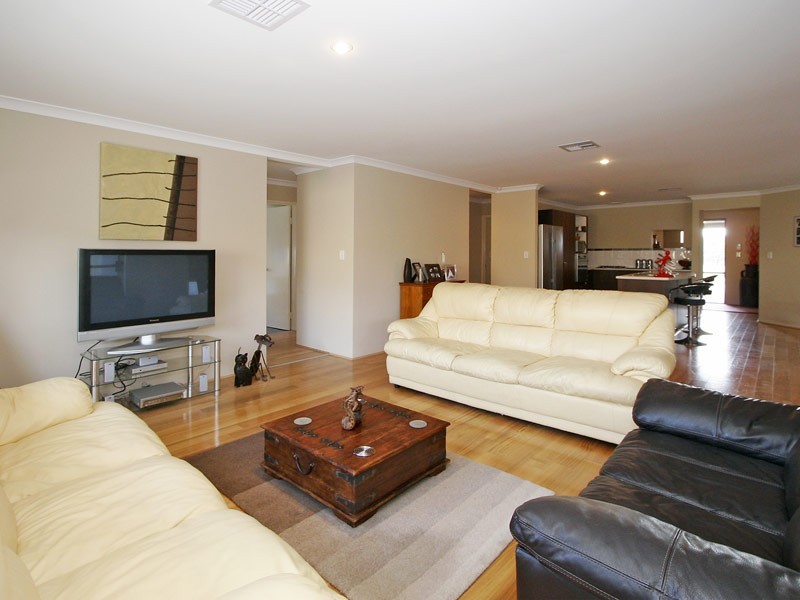 69 Shepperton Drive, Butler WA 6036