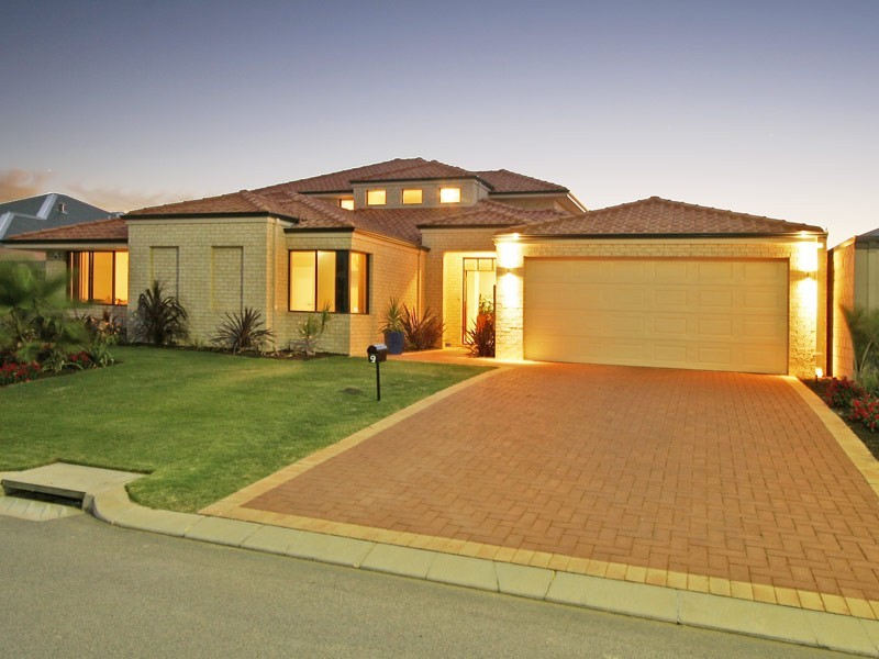 9 Arthog Street, Butler WA 6036