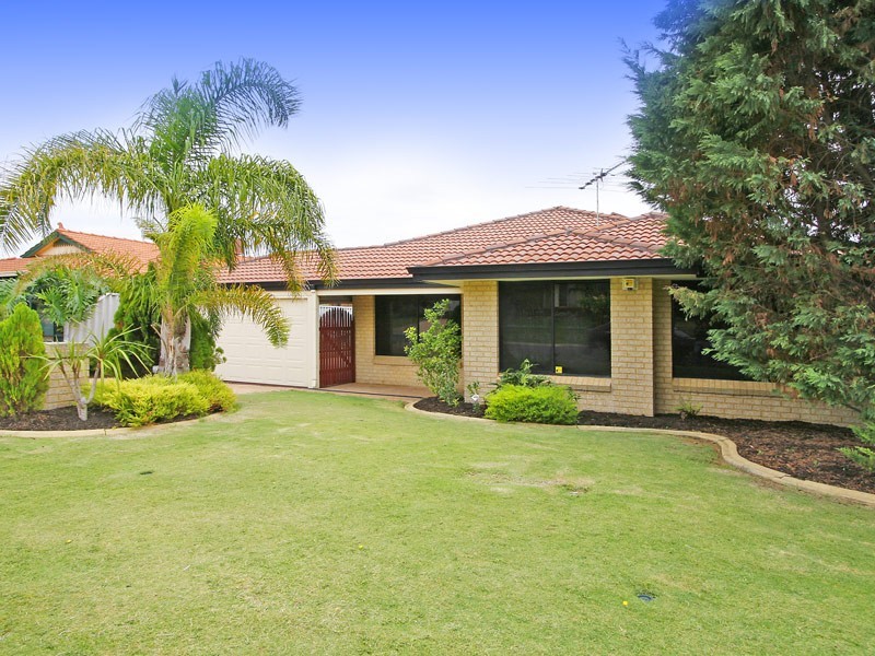 14 Dumbarton Loop, Kinross WA 6028