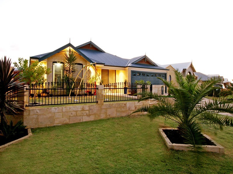 14 Beachwood Crescent, Butler WA 6036