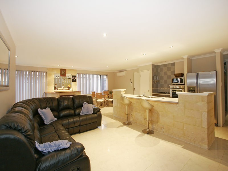 14 Beachwood Crescent, Butler WA 6036