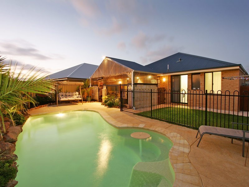 14 Beachwood Crescent, Butler WA 6036