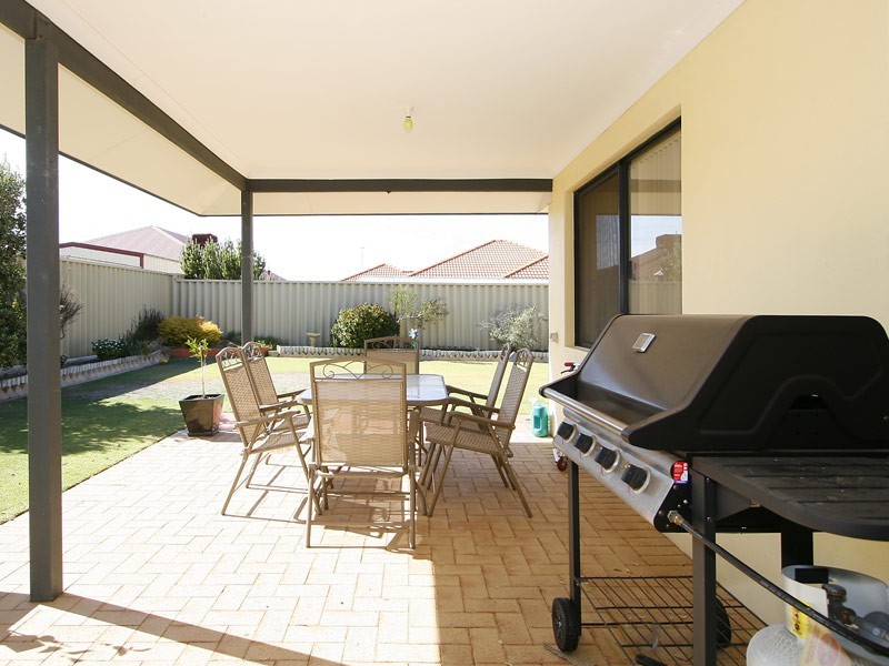 16 Dunsfold Street, Butler WA 6036