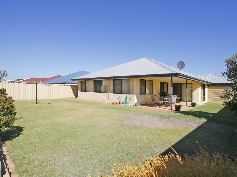 16 Dunsfold Street, Butler WA 6036