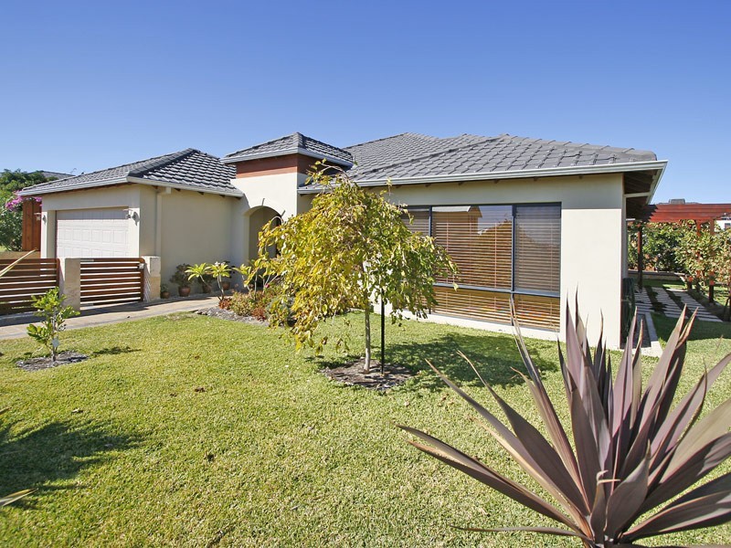 18 Dumaresq Loop, Quinns Rocks WA 6030