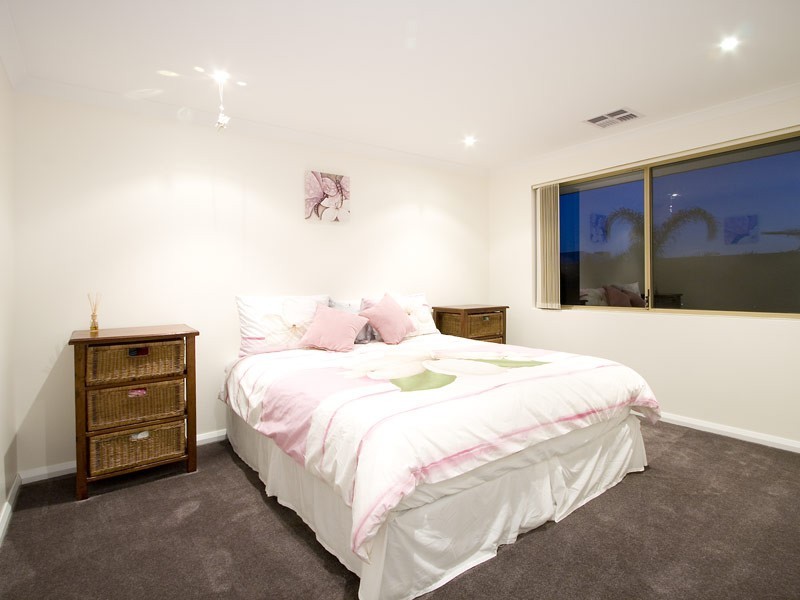 12 Shepperton Drive, Butler WA 6036