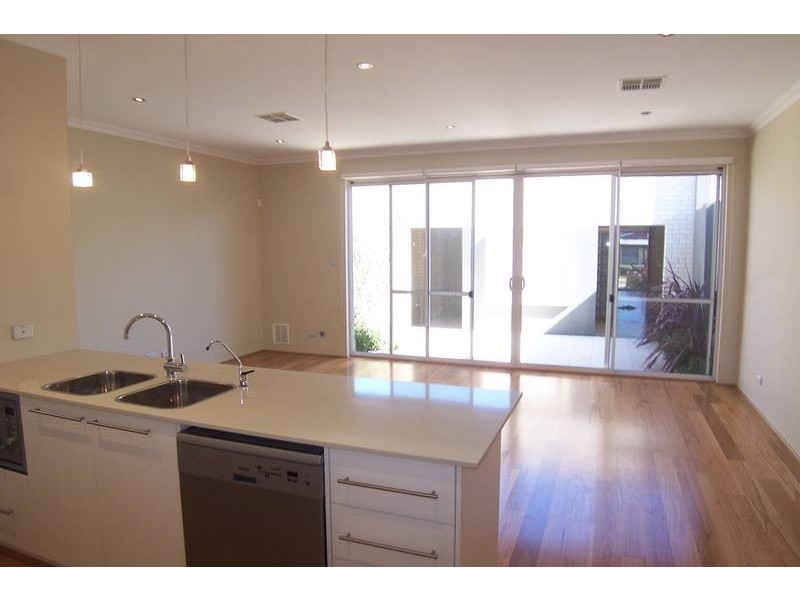 8A Marchwood Blvd, Butler WA 6036