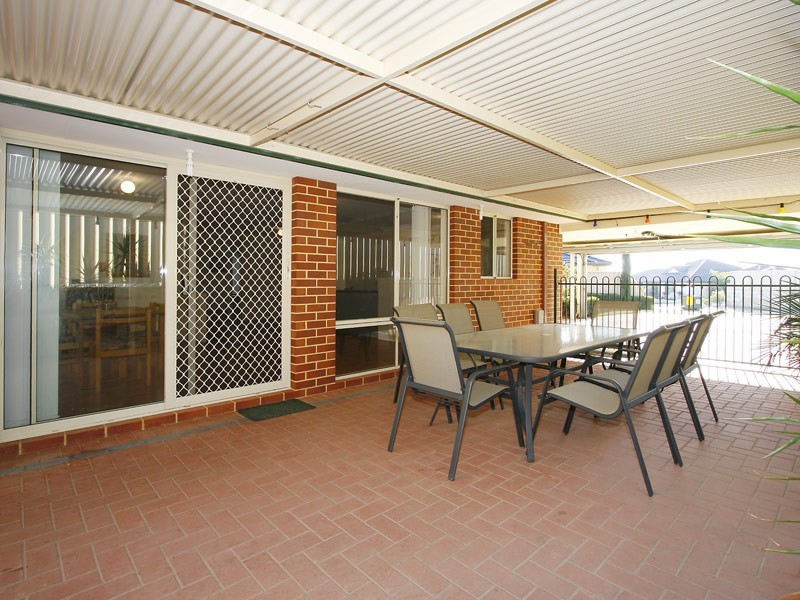 18 Clitheroe Way, Butler WA 6036