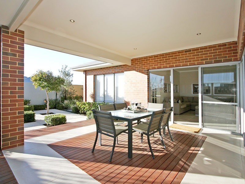 26 Brigantine Drive, Jindalee WA 6036