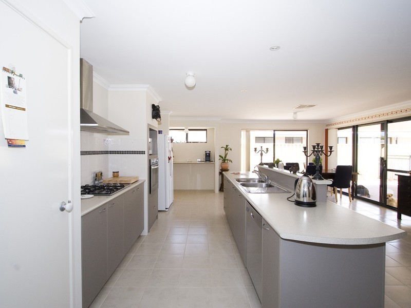 25 Swavesey Av, Butler WA 6036