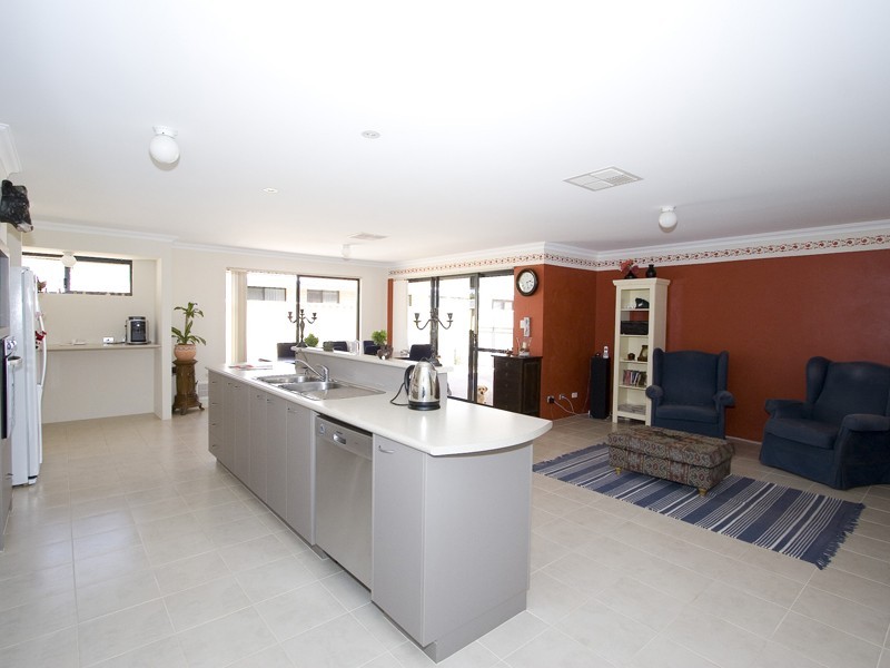 25 Swavesey Av, Butler WA 6036