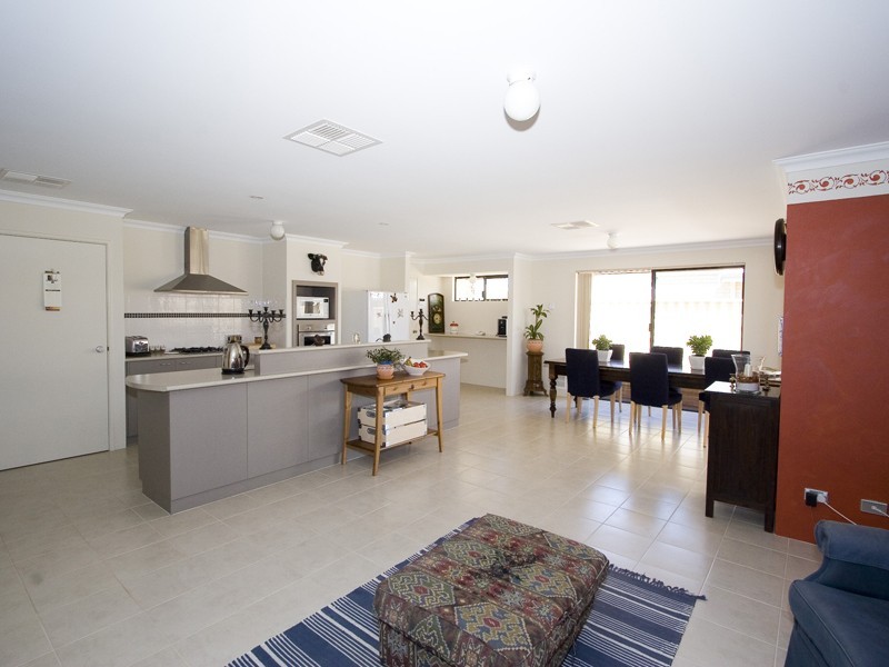 25 Swavesey Av, Butler WA 6036