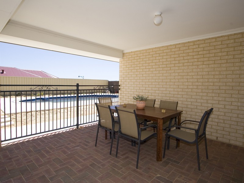 25 Swavesey Av, Butler WA 6036