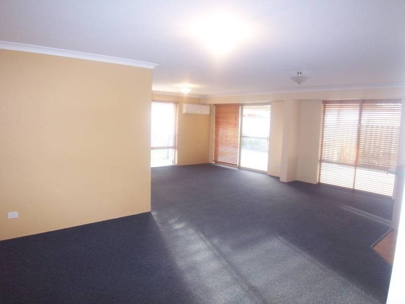 8 Tidworth Elbow, Butler WA 6036