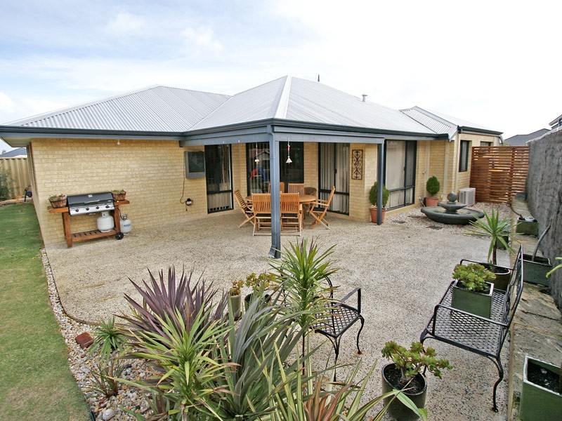 24 Landbeach Boulevard, Butler WA 6036