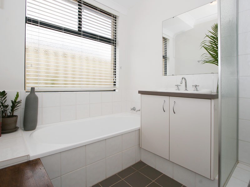 24 Landbeach Boulevard, Butler WA 6036