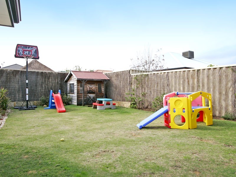 24 Landbeach Boulevard, Butler WA 6036