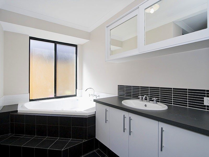 100 Ridgewood Boulevard, Ridgewood WA 6030