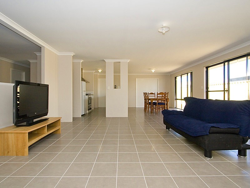 100 Ridgewood Boulevard, Ridgewood WA 6030