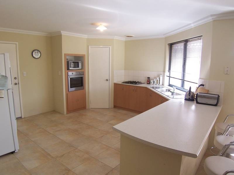 14 Impington Road, Butler WA 6036