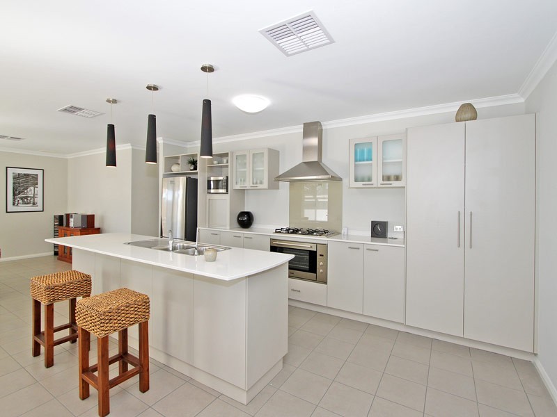 34 Seaspray Crescent, Jindalee WA 6036