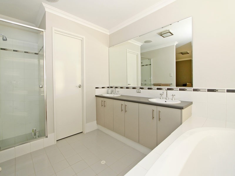 34 Seaspray Crescent, Jindalee WA 6036