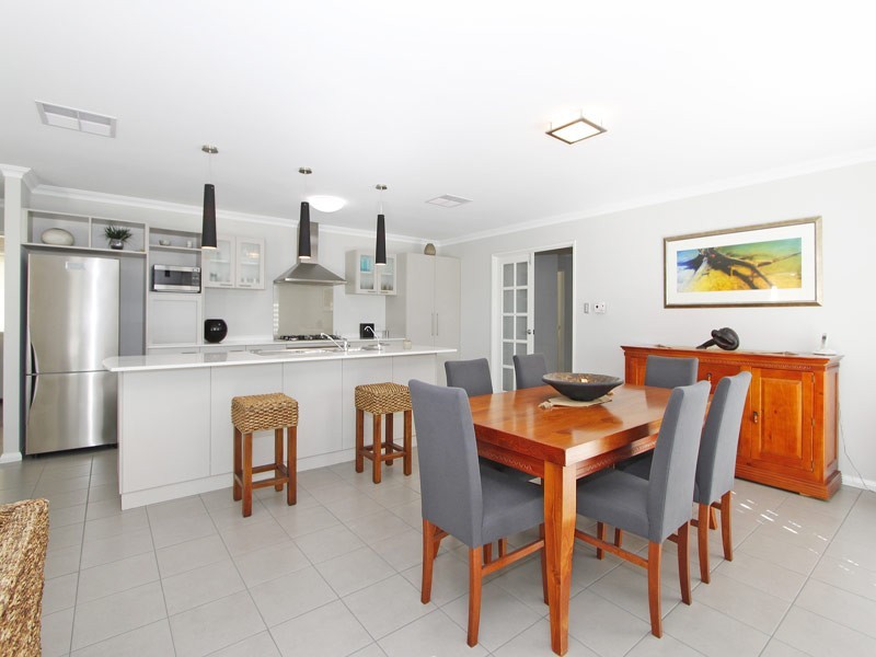 34 Seaspray Crescent, Jindalee WA 6036