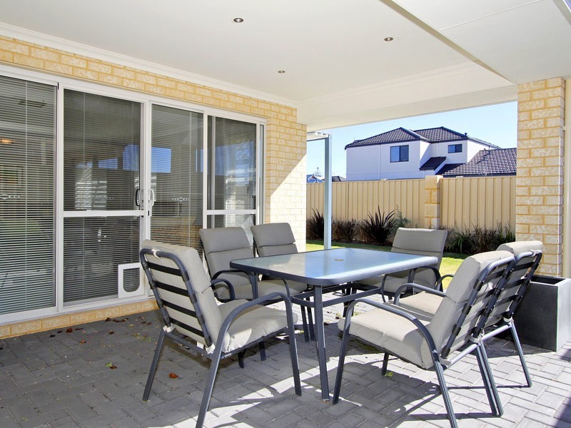 34 Seaspray Crescent, Jindalee WA 6036