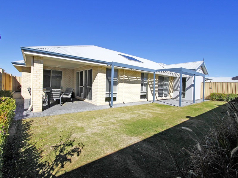 34 Seaspray Crescent, Jindalee WA 6036