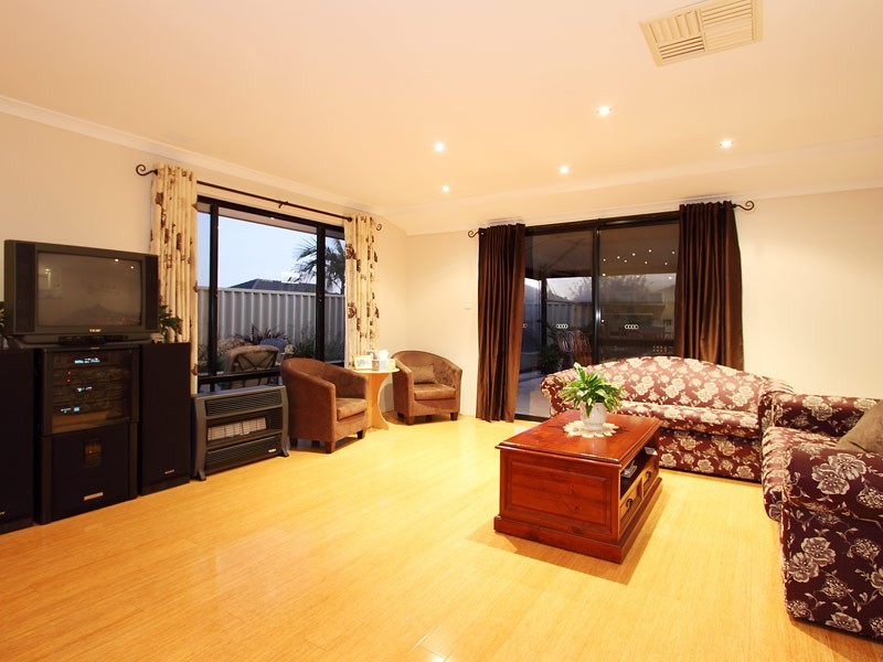 2 Writtle Street, Butler WA 6036